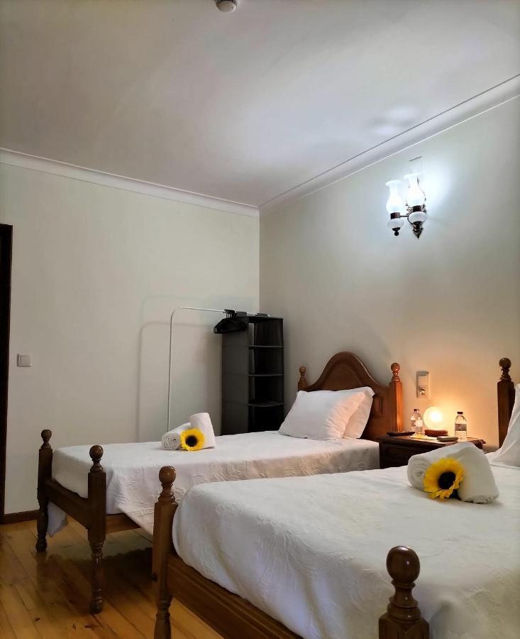 Anoitecer Itinerante Al - Antiga Residencial O Garfo Bed & Breakfast Ponte de Lima Bagian luar foto